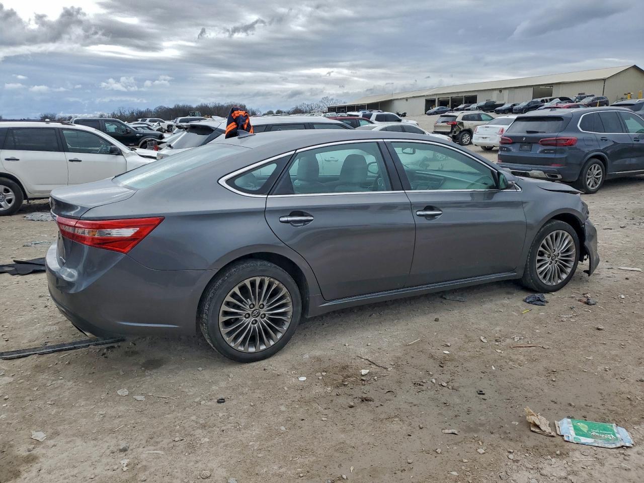 2016 TOYOTA AVALON XLE photo 3