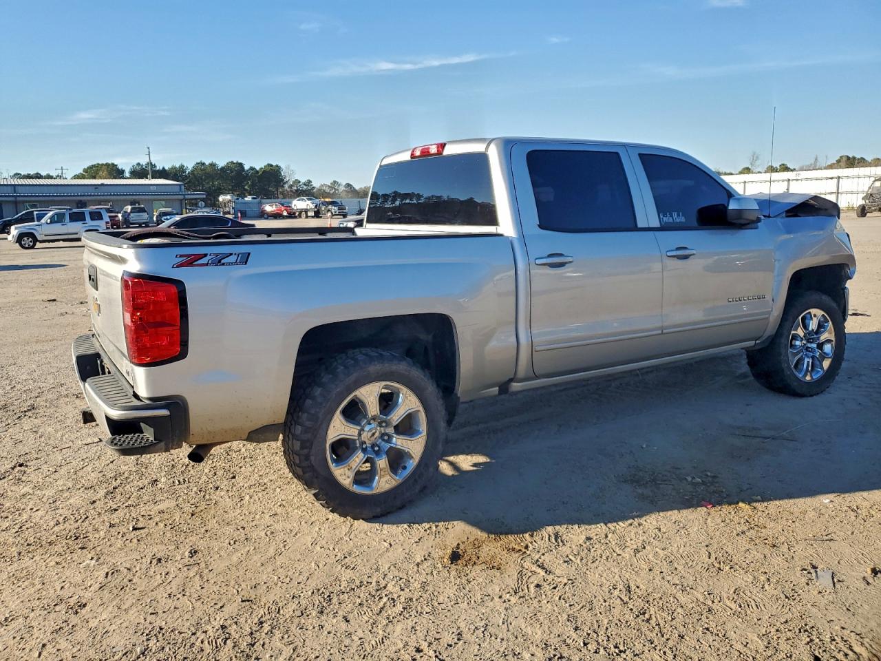 2018 CHEVROLET SILVERADO K1500 LT photo 3
