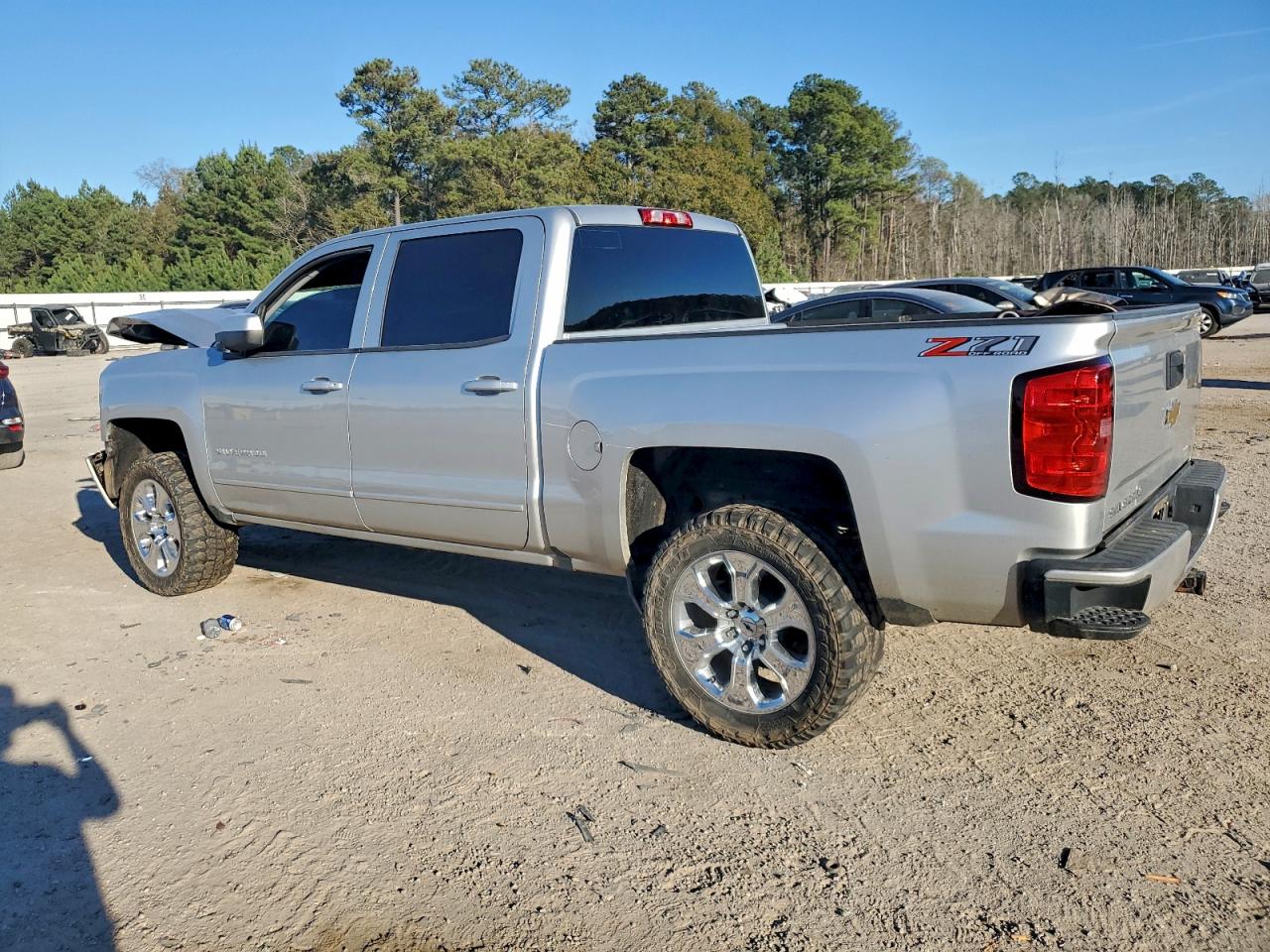 2018 CHEVROLET SILVERADO K1500 LT photo 2