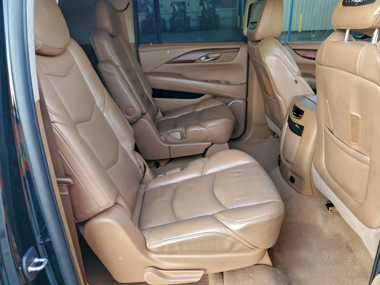 2016 CADILLAC ESCALADE ESV PLATINUM photo 11