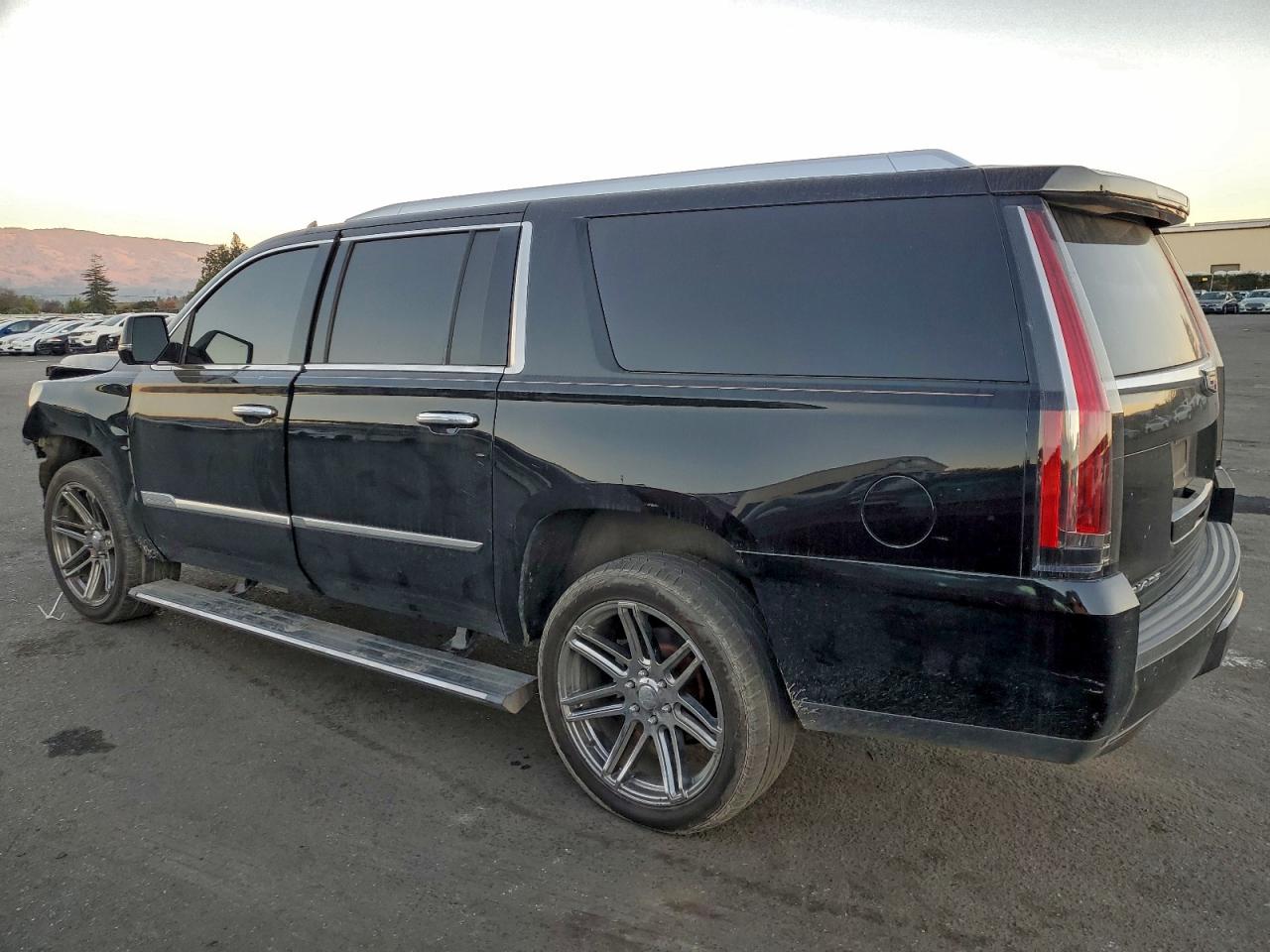 2016 CADILLAC ESCALADE ESV PLATINUM photo 2