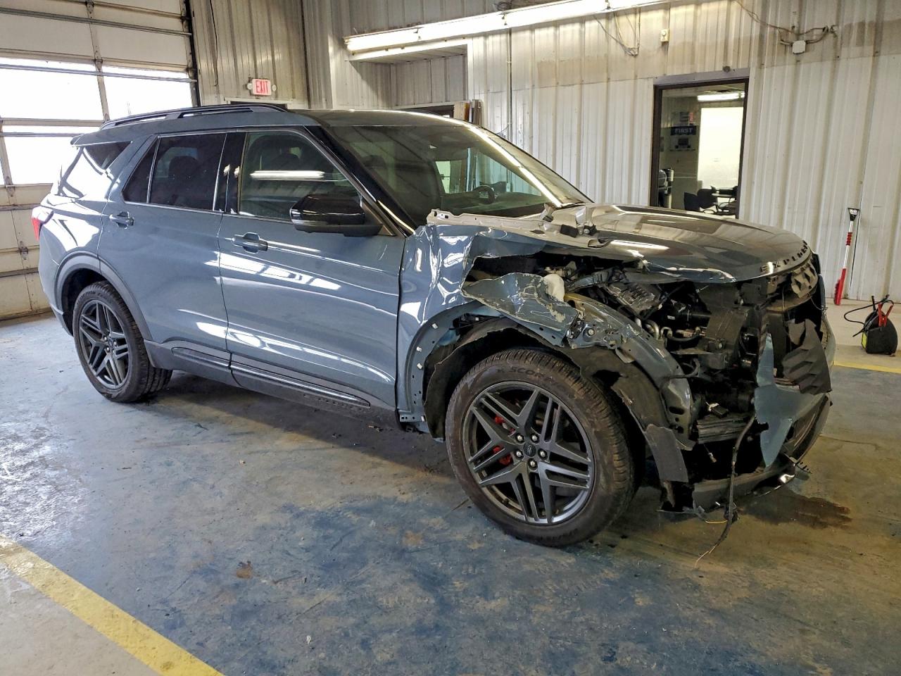 2025 FORD EXPLORER ST photo 4
