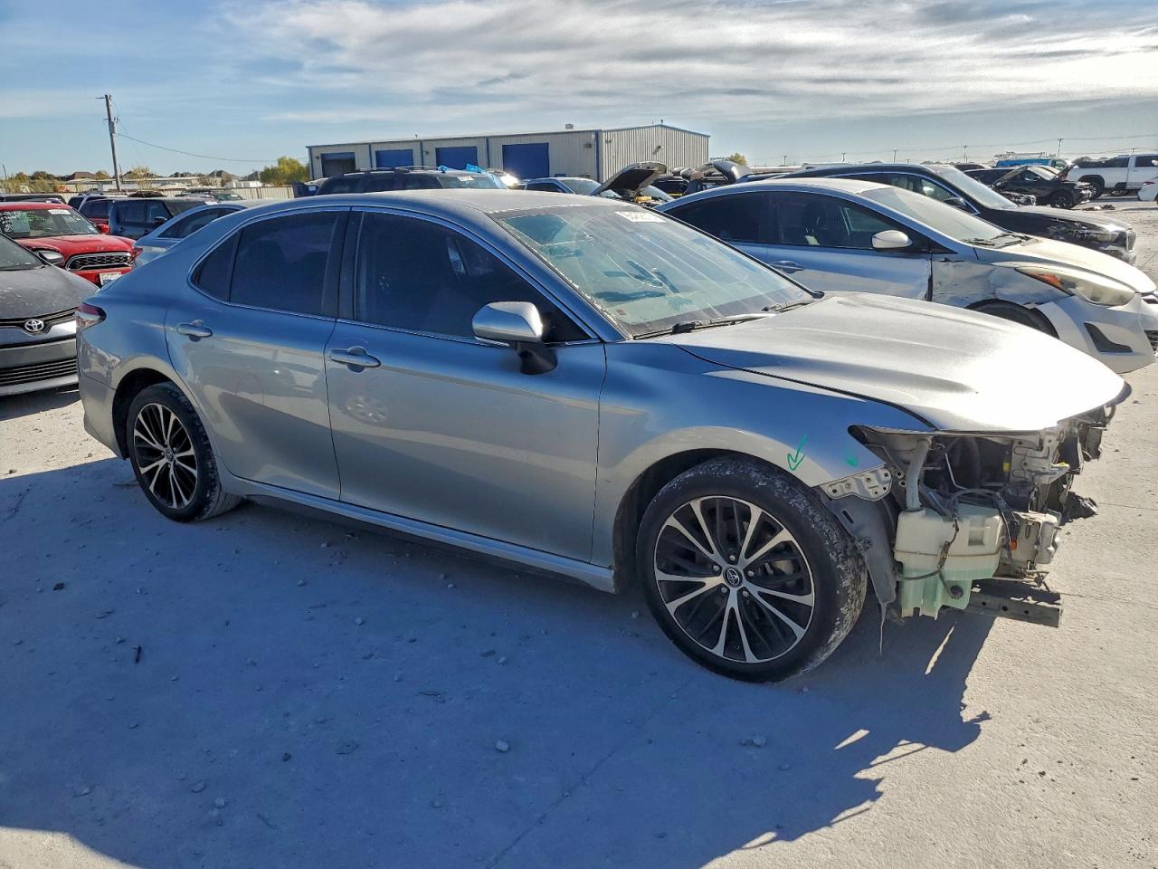 2019 TOYOTA CAMRY L photo 4