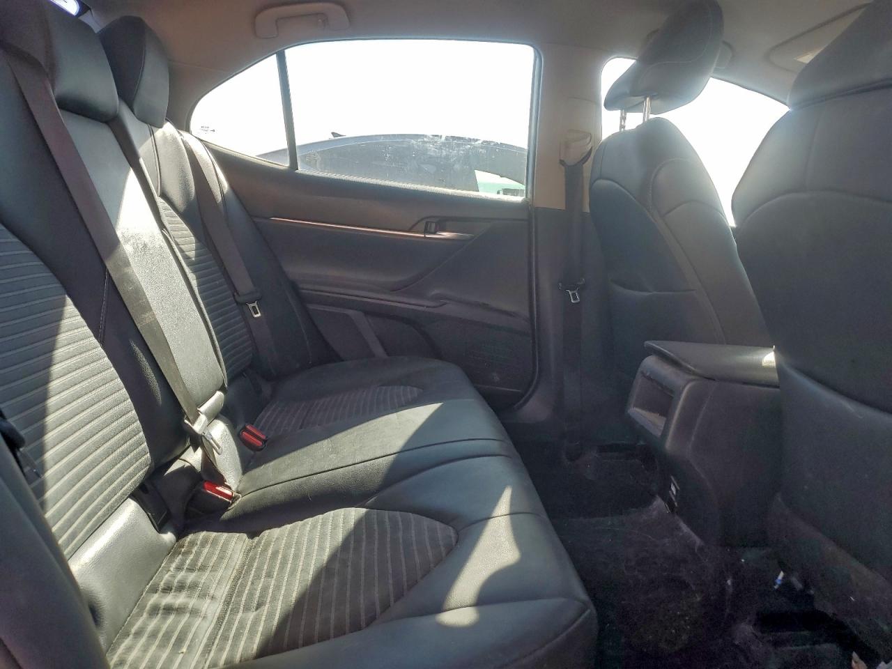 2019 TOYOTA CAMRY L photo 10