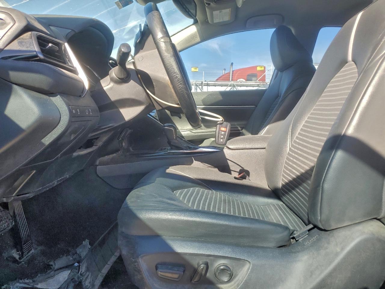 2019 TOYOTA CAMRY L photo 7