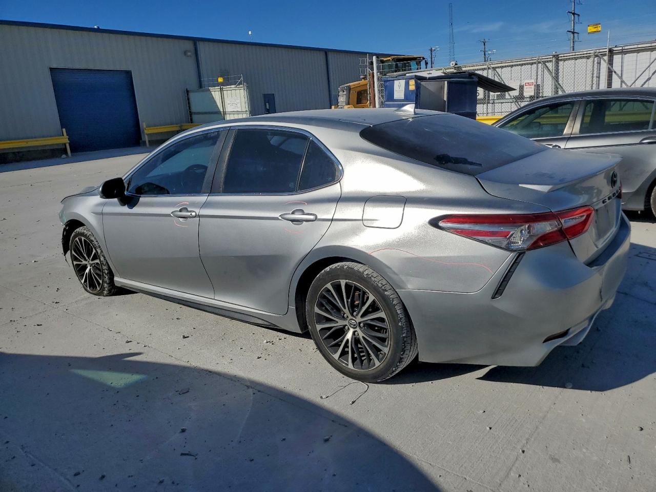 2019 TOYOTA CAMRY L photo 2