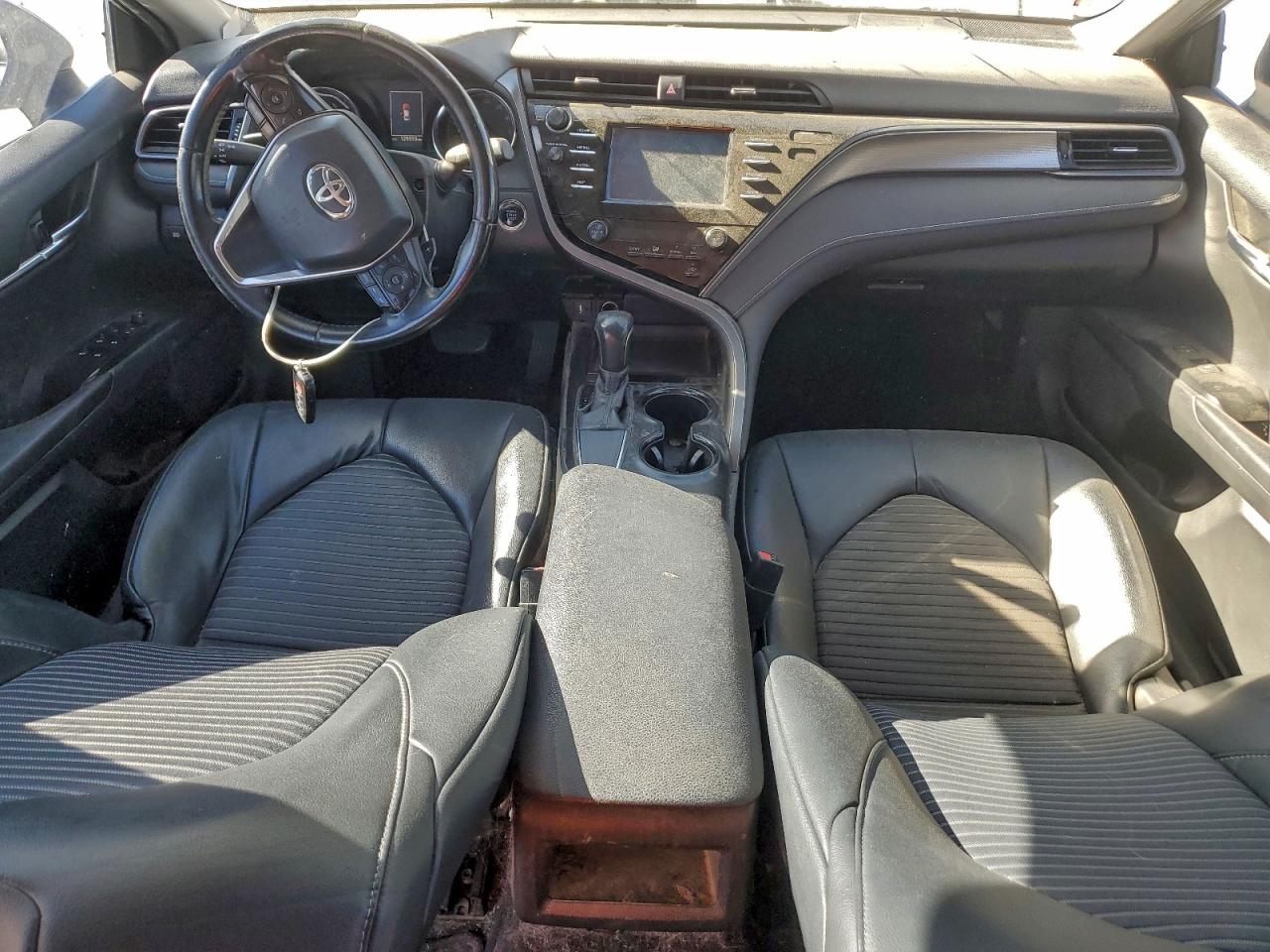 2019 TOYOTA CAMRY L photo 8