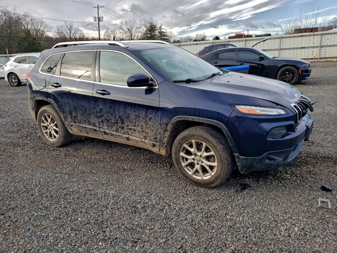 2015 JEEP CHEROKEE LATITUDE photo 4