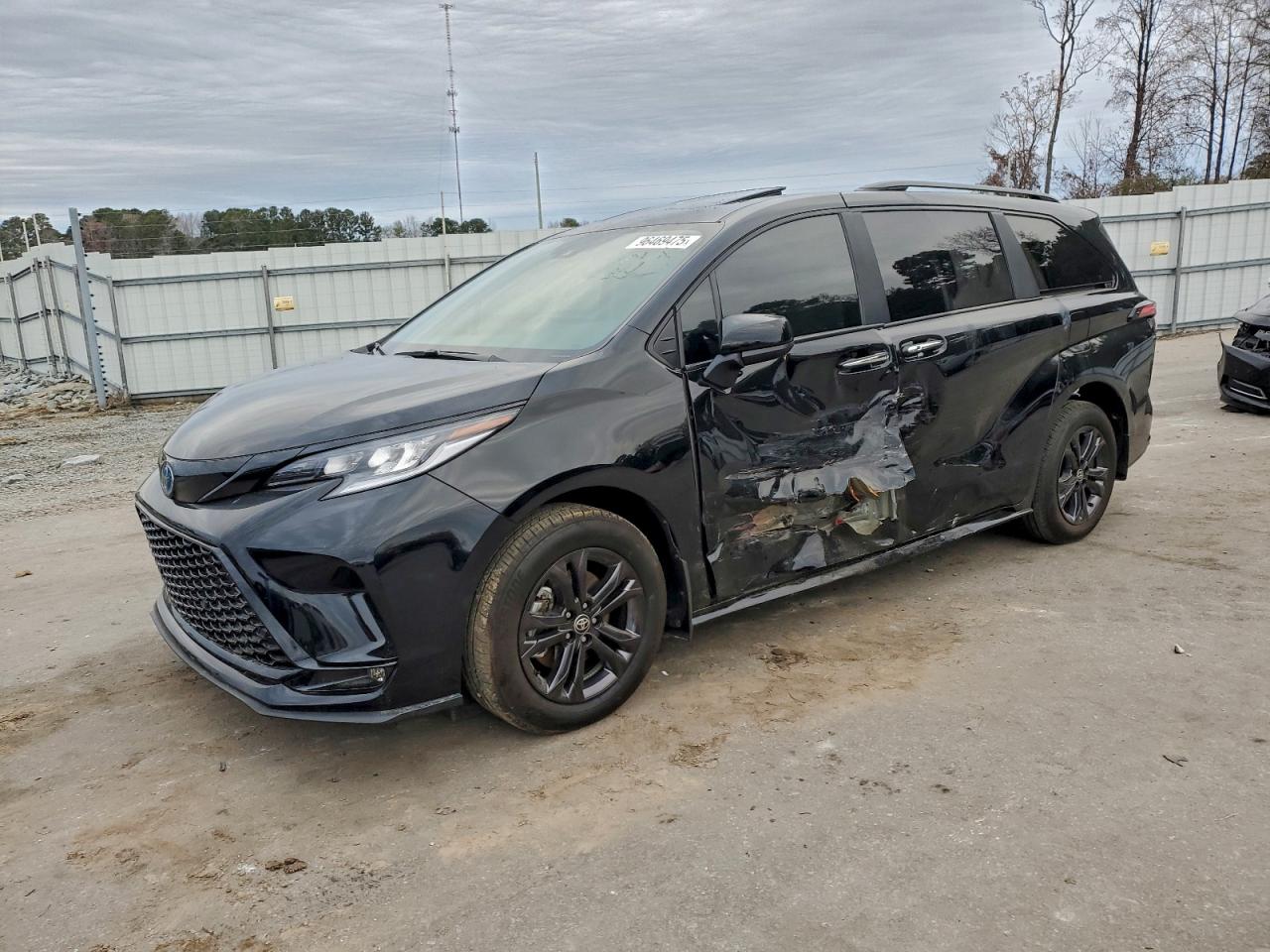2025 TOYOTA SIENNA
