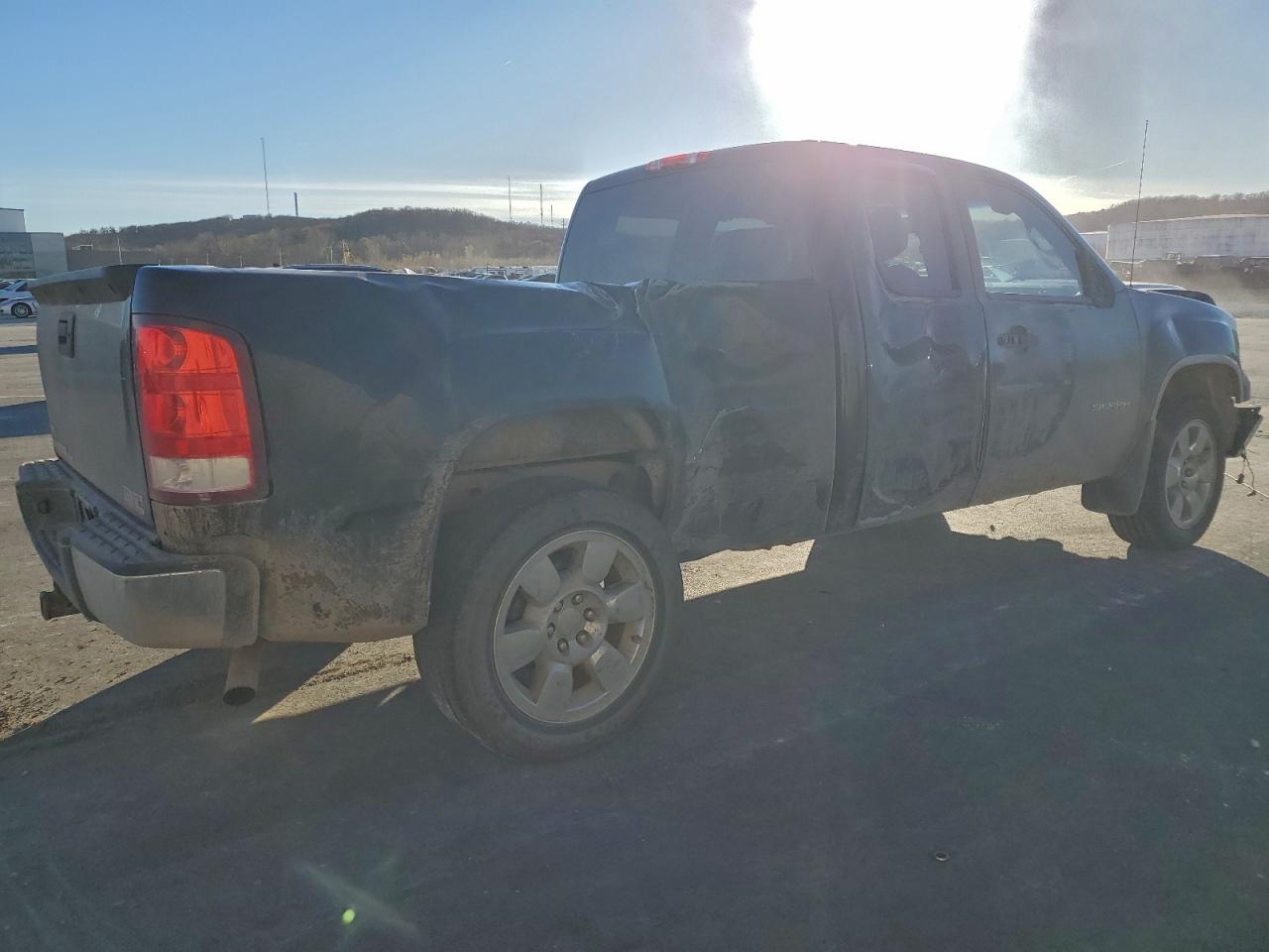 2011 GMC SIERRA C1500 SLE photo 3