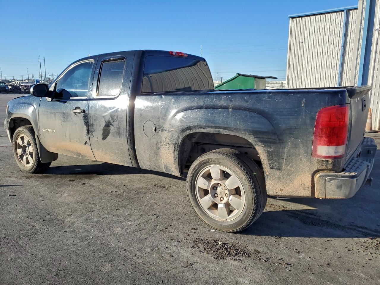 2011 GMC SIERRA C1500 SLE photo 2