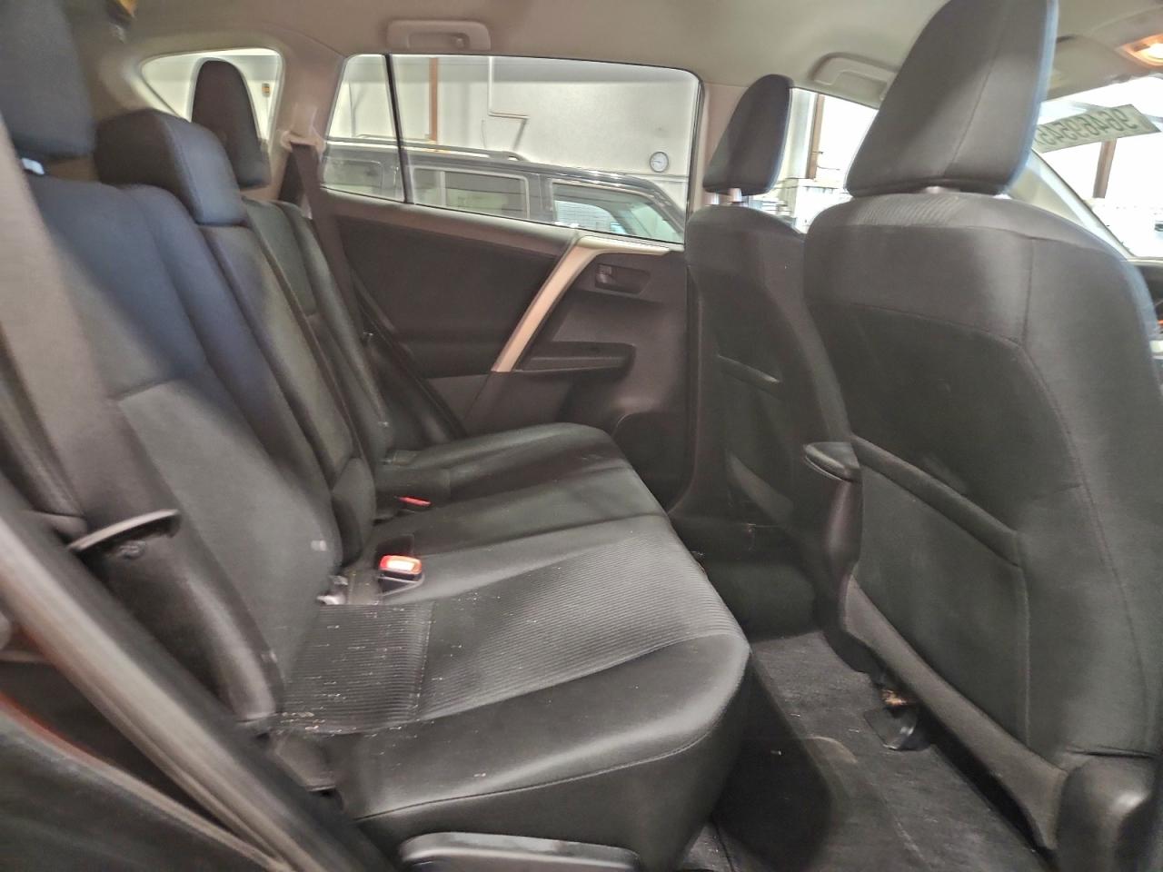 2014 TOYOTA RAV4 LE photo 11