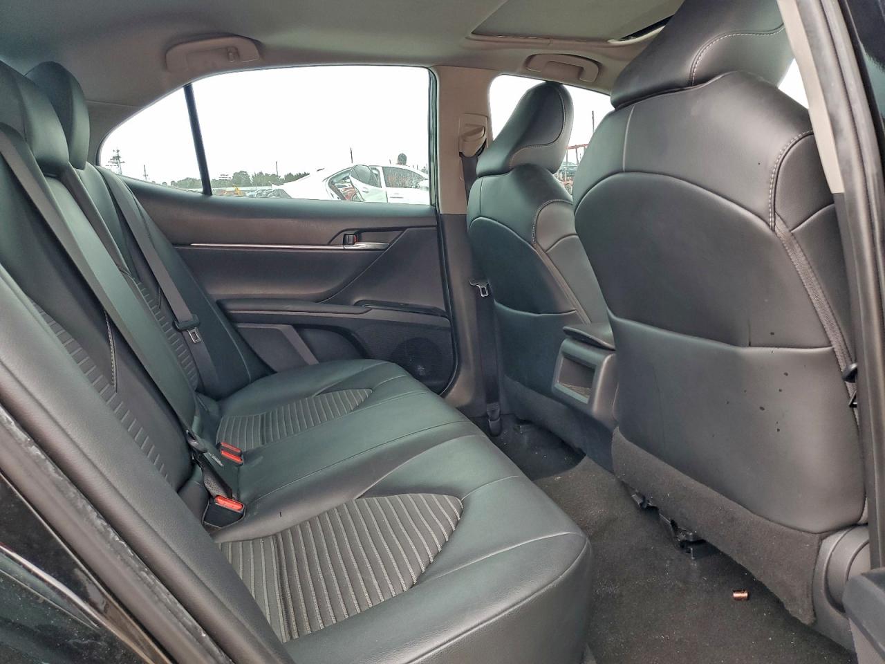2020 TOYOTA CAMRY SE photo 10