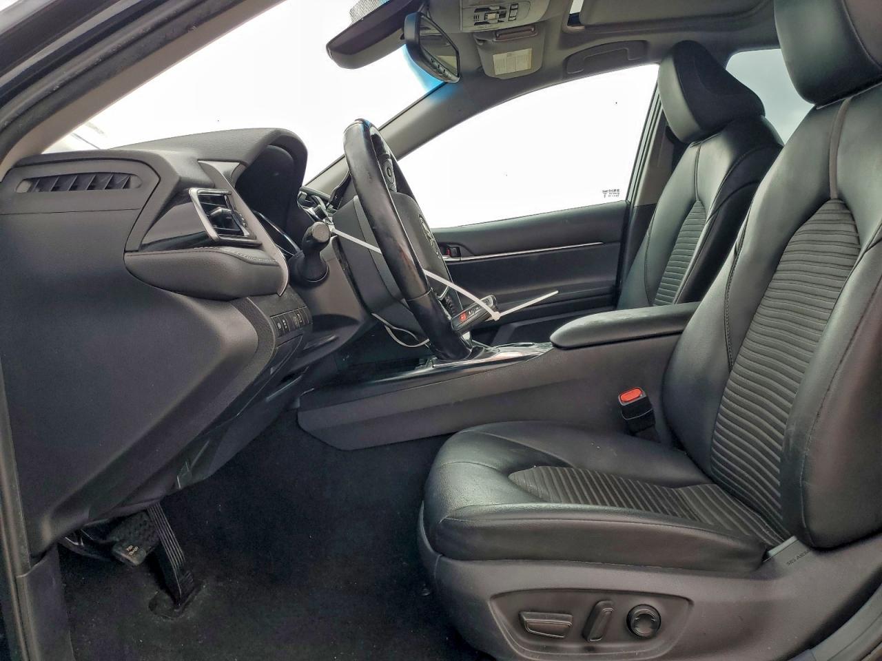 2020 TOYOTA CAMRY SE photo 7