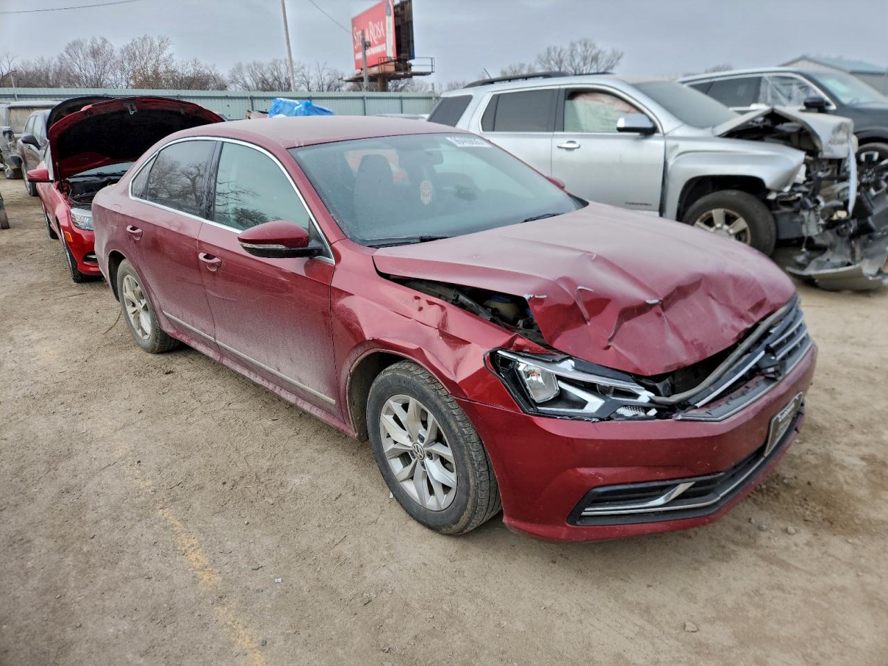 2017 VOLKSWAGEN PASSAT S photo 4