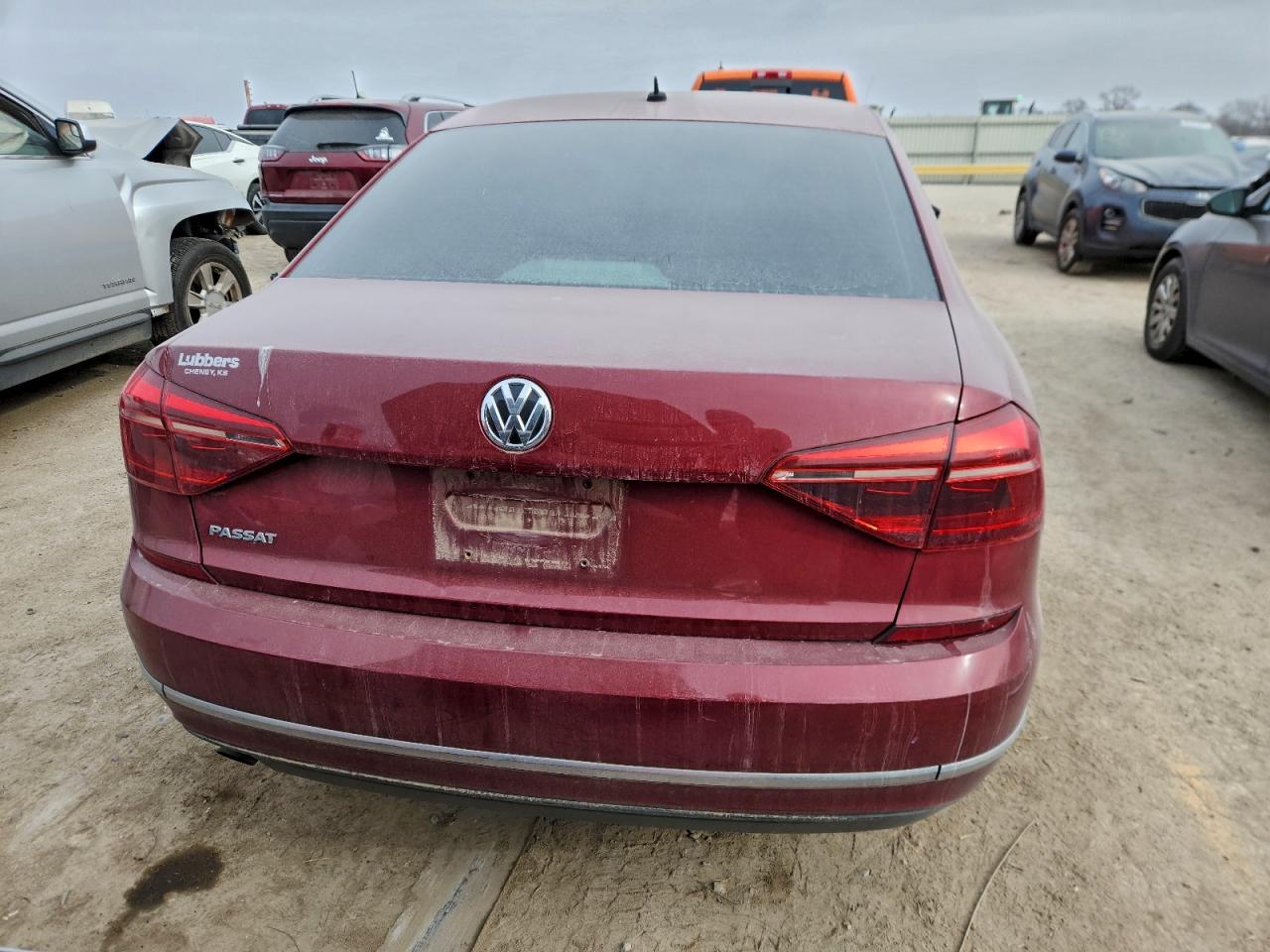 2017 VOLKSWAGEN PASSAT S photo 6