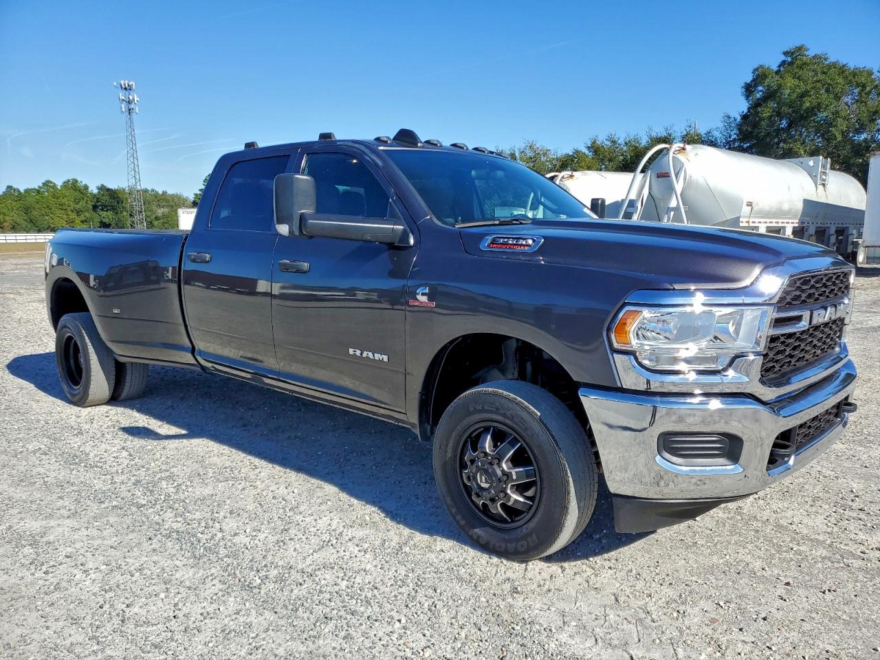 2021 RAM 3500 TRADESMAN photo 4