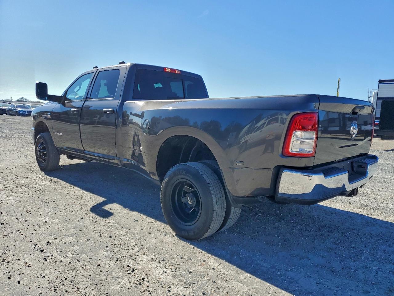 2021 RAM 3500 TRADESMAN photo 2