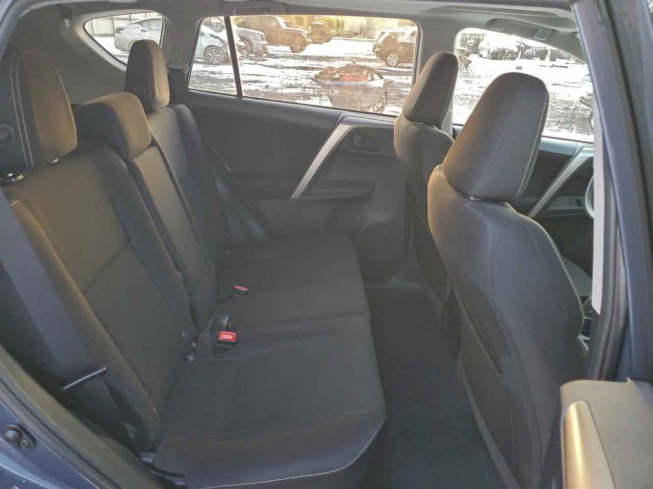 2013 TOYOTA RAV4 XLE photo 11