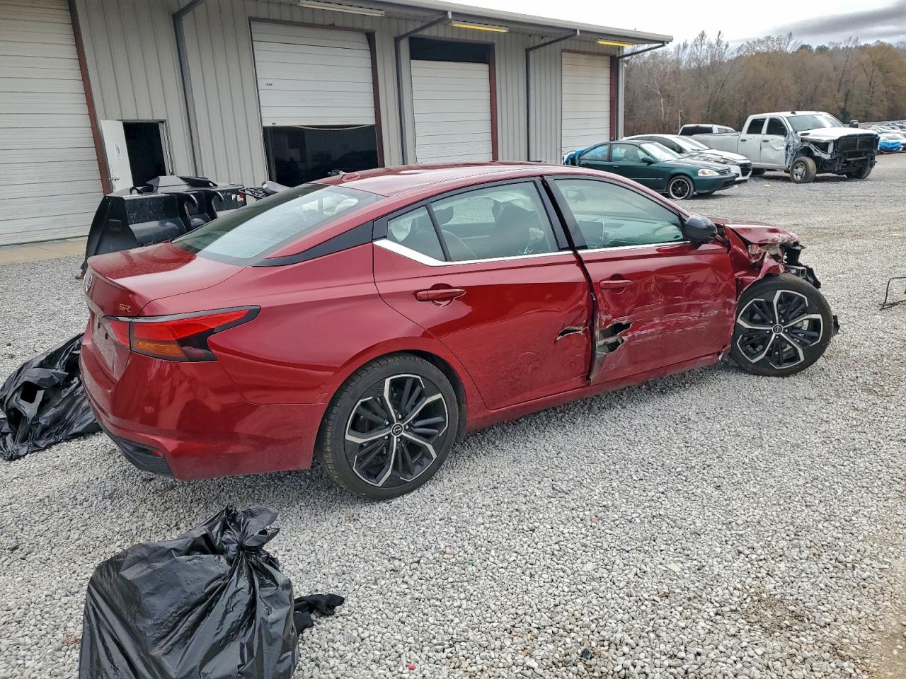2024 NISSAN ALTIMA SR photo 3