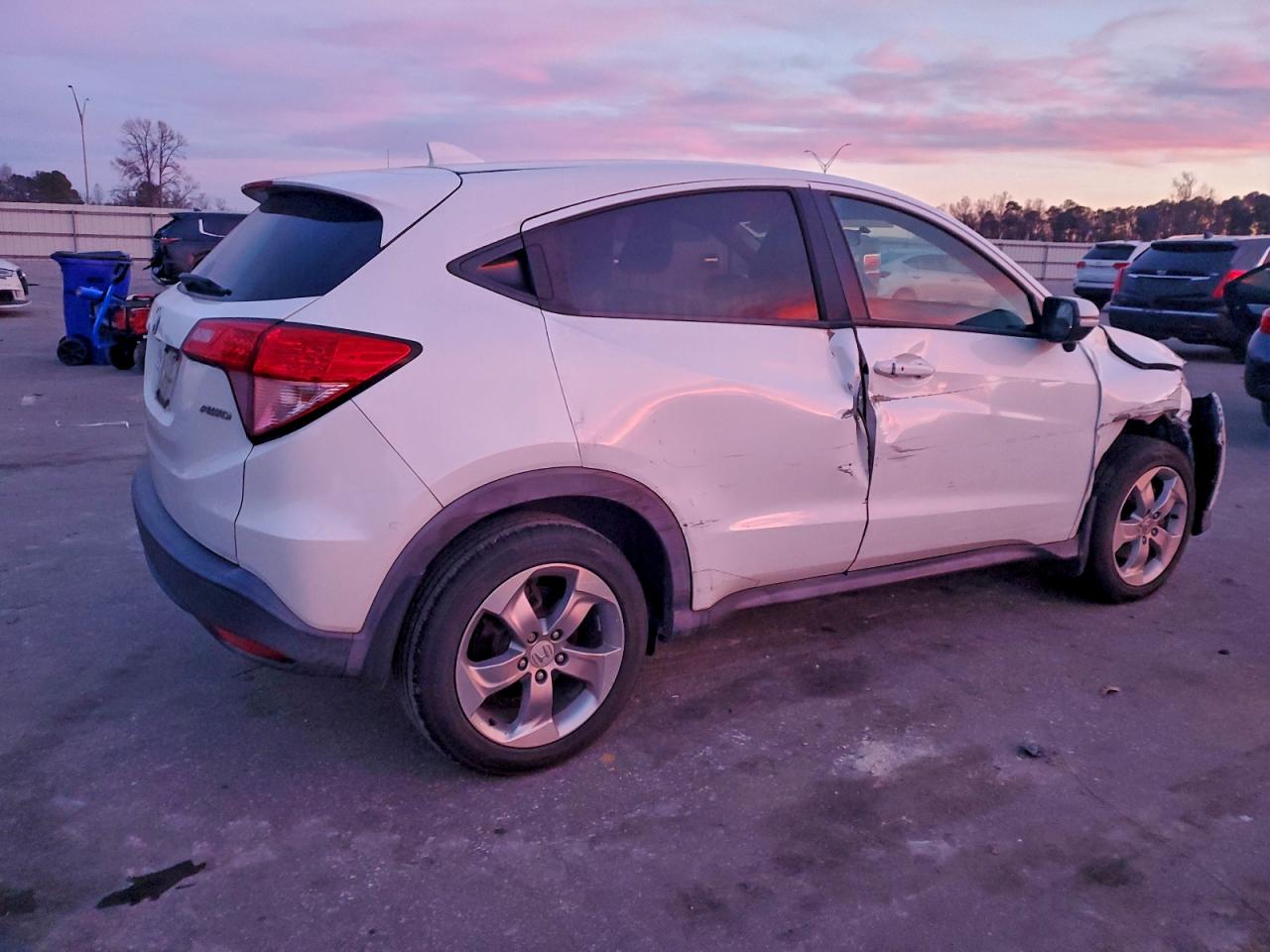 2016 HONDA HR-V EX photo 3