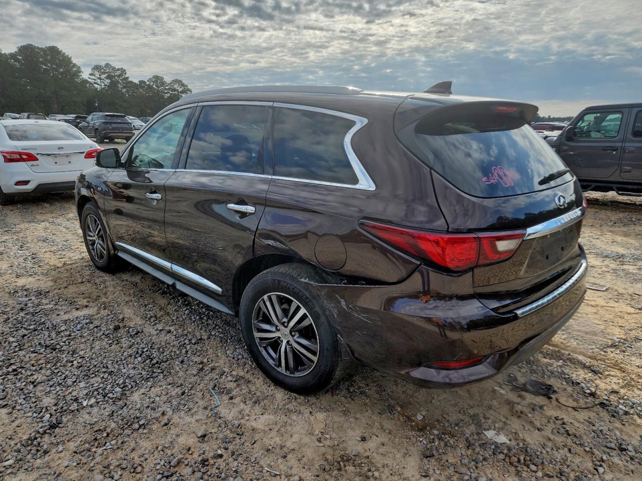 2020 INFINITI QX60 LUXE photo 2
