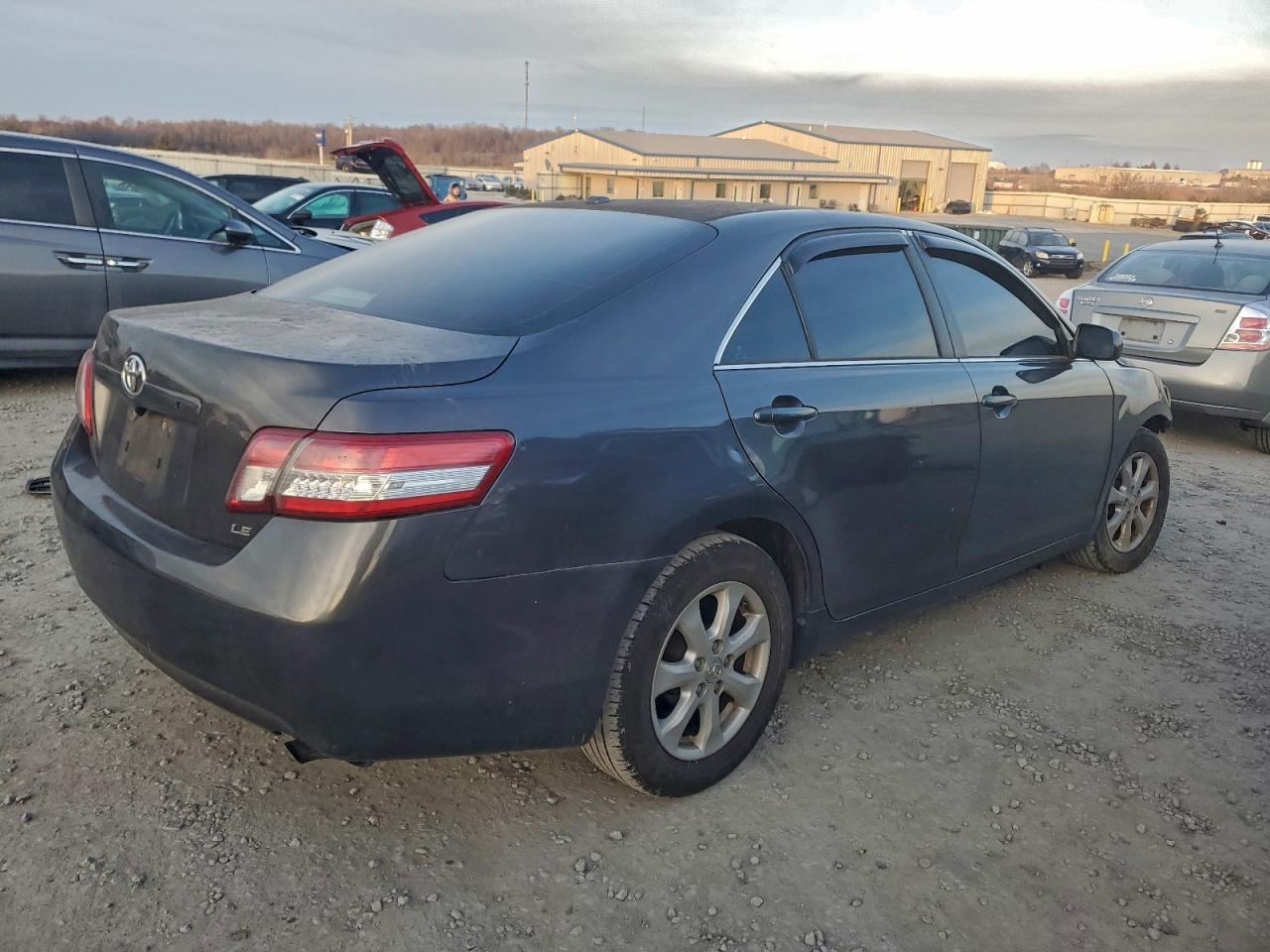 2011 TOYOTA CAMRY BASE photo 3