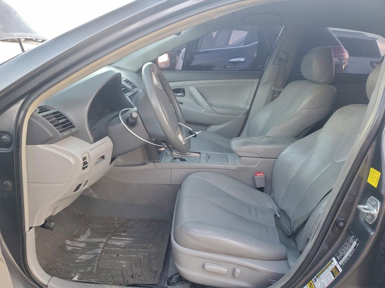 2011 TOYOTA CAMRY BASE photo 7