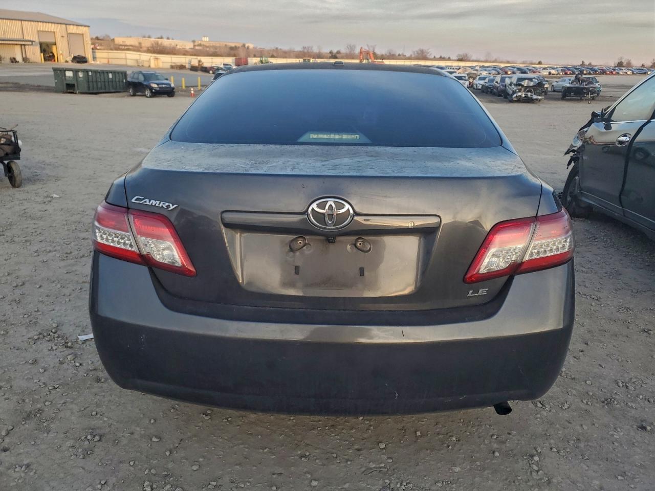 2011 TOYOTA CAMRY BASE photo 6