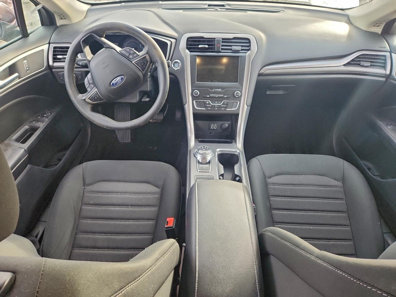 2020 FORD FUSION SE photo 8
