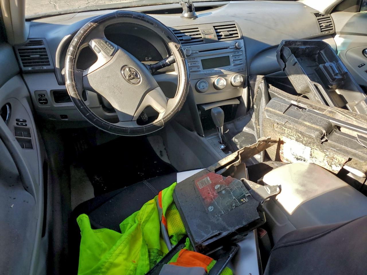 2010 TOYOTA CAMRY BASE photo 8