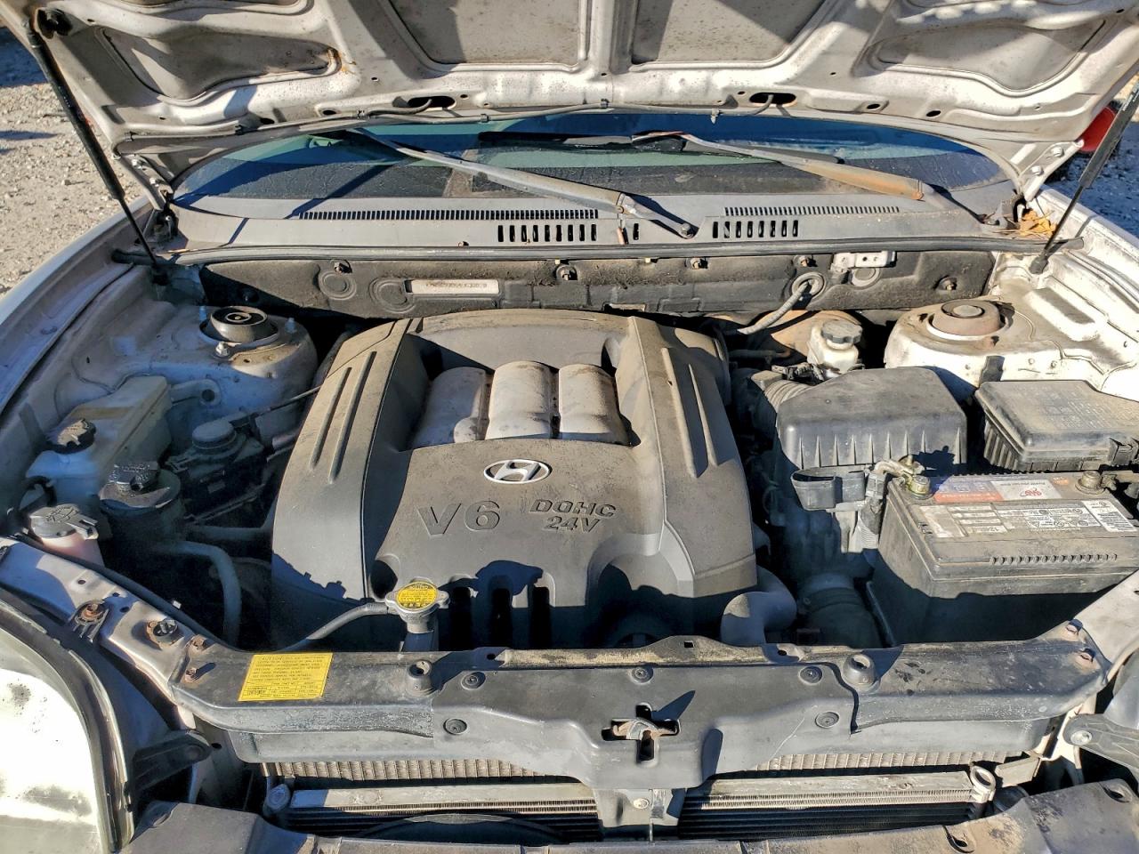 2004 HYUNDAI SANTA FE GLS photo 11
