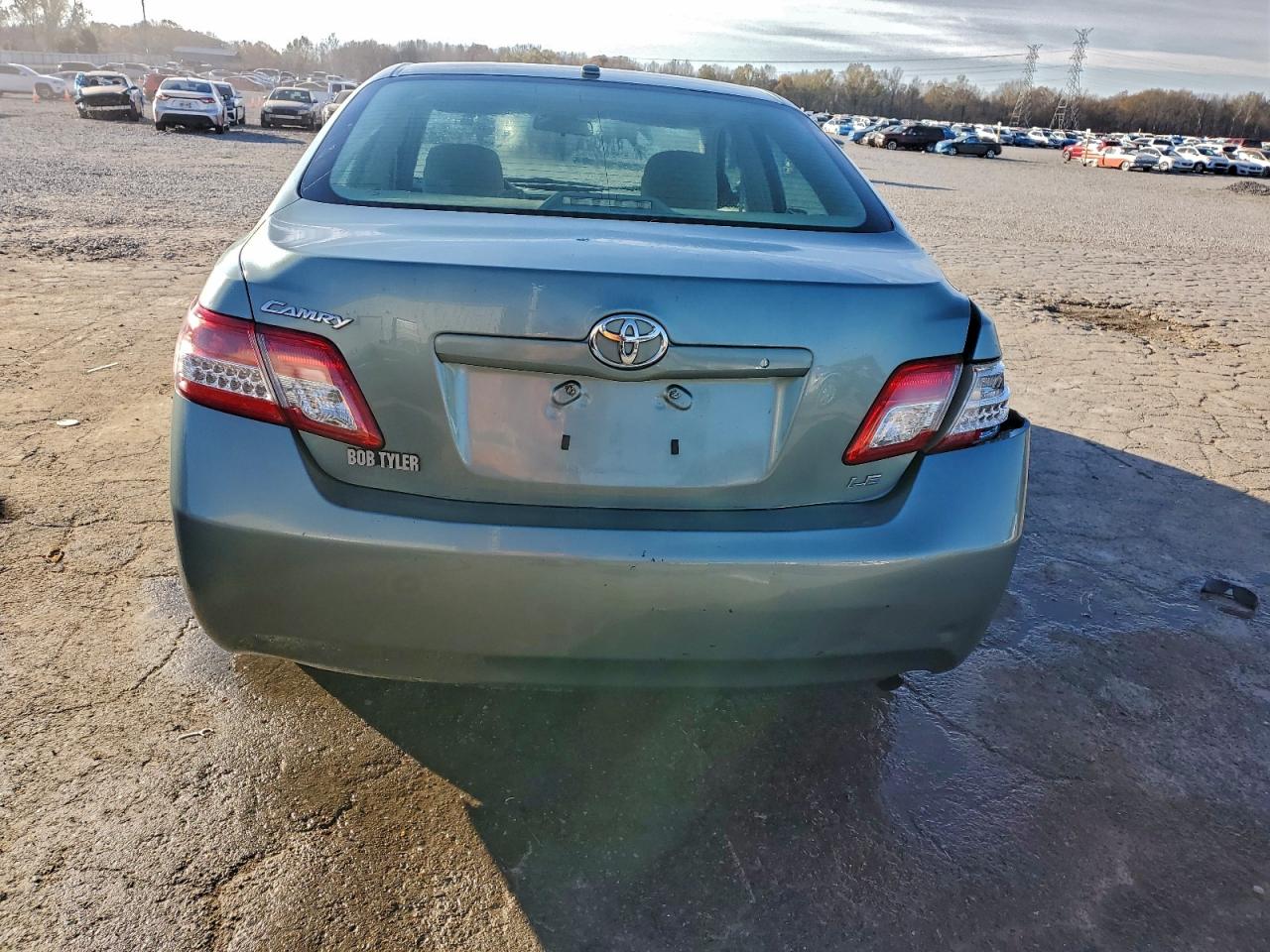 2011 TOYOTA CAMRY BASE photo 6