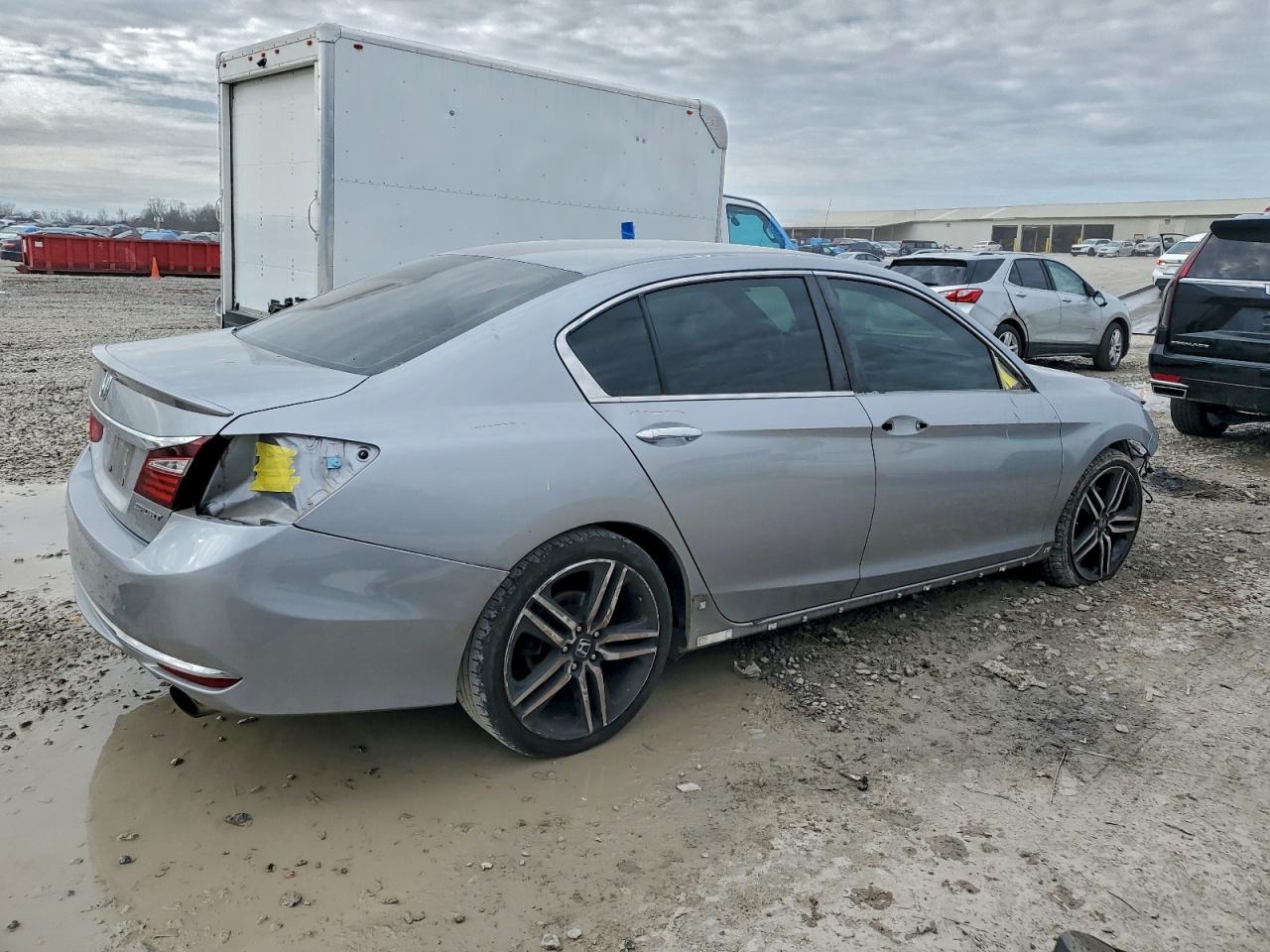 2016 HONDA ACCORD SPORT photo 3