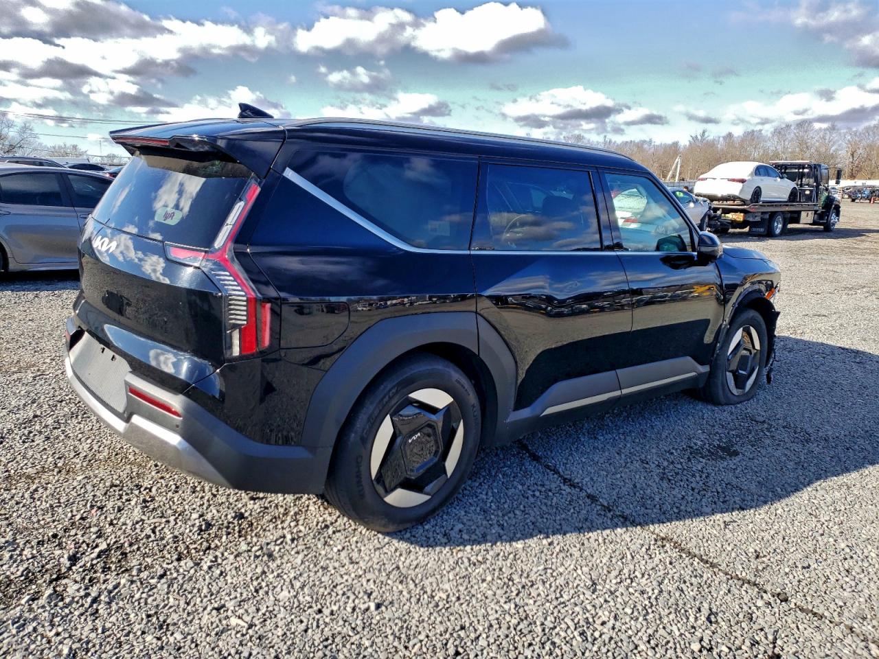 2024 KIA EV9 WIND photo 3