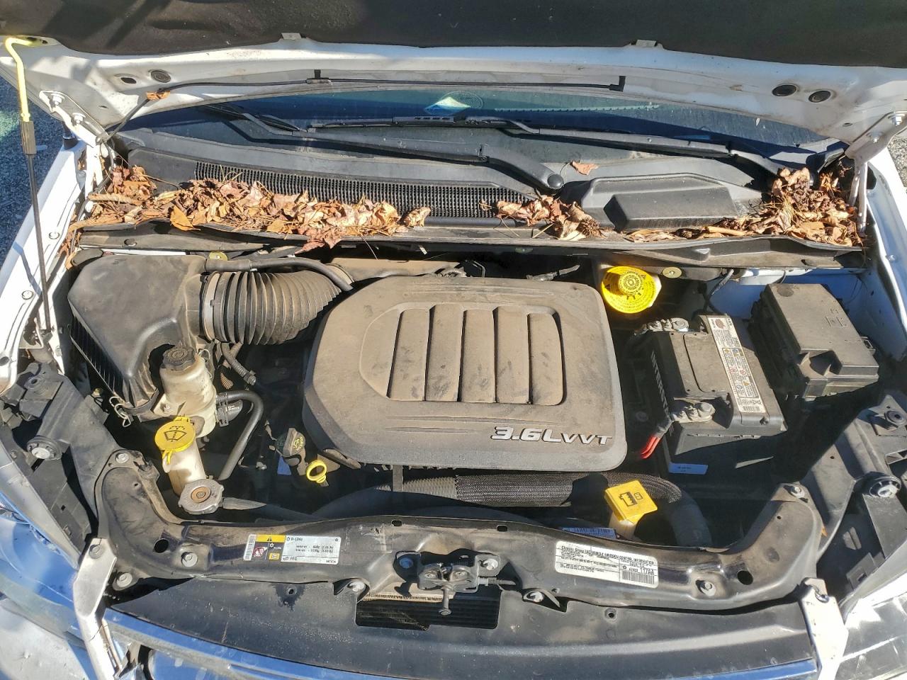 2015 CHRYSLER TOWN & COUNTRY TOURING photo 12