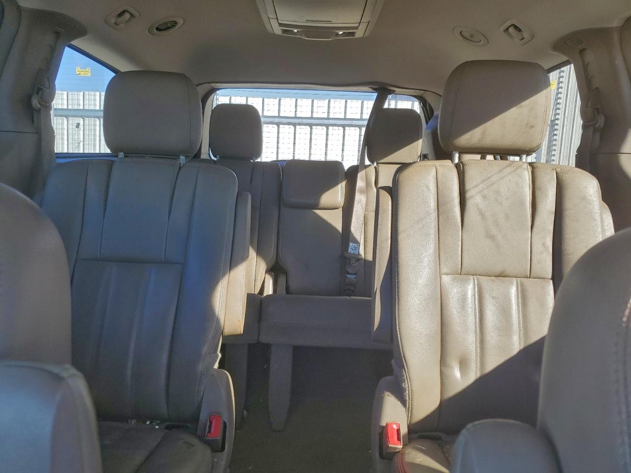 2015 CHRYSLER TOWN & COUNTRY TOURING photo 10