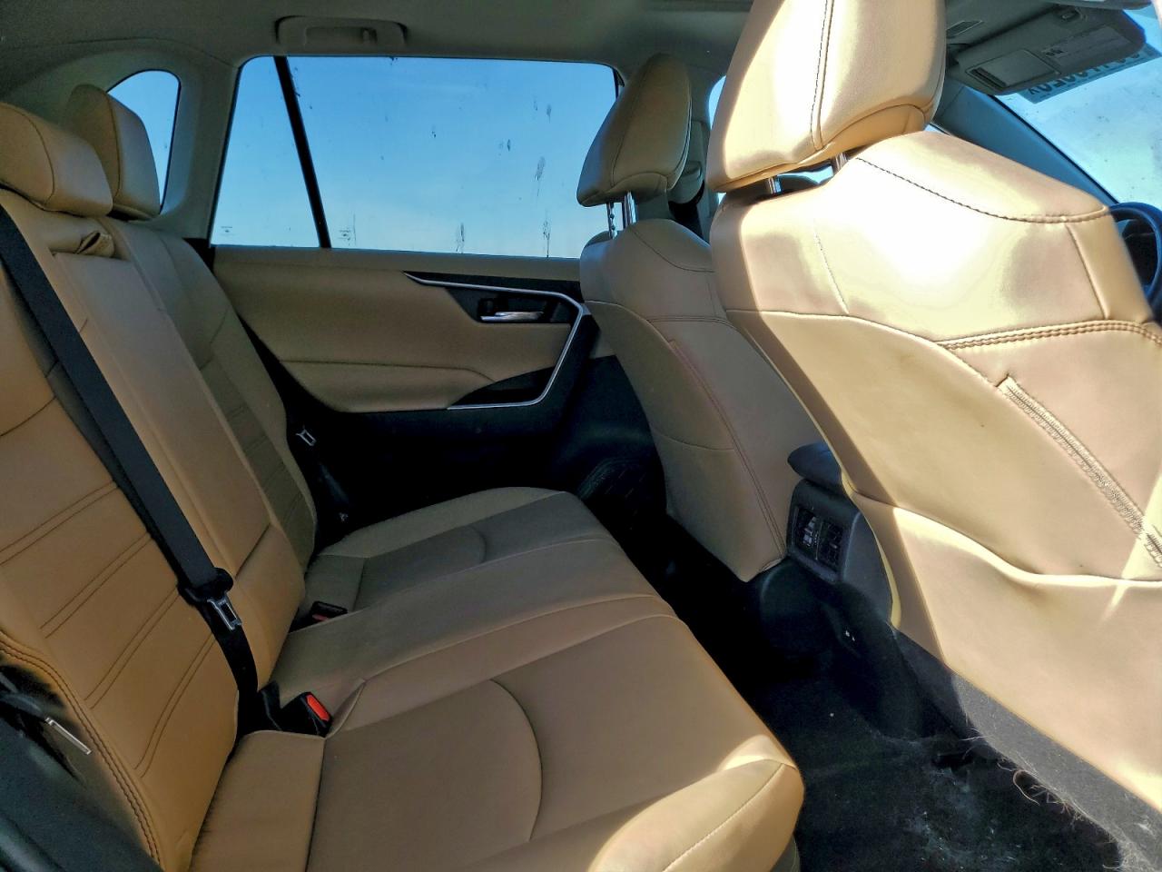 2021 TOYOTA RAV4 XLE PREMIUM photo 11