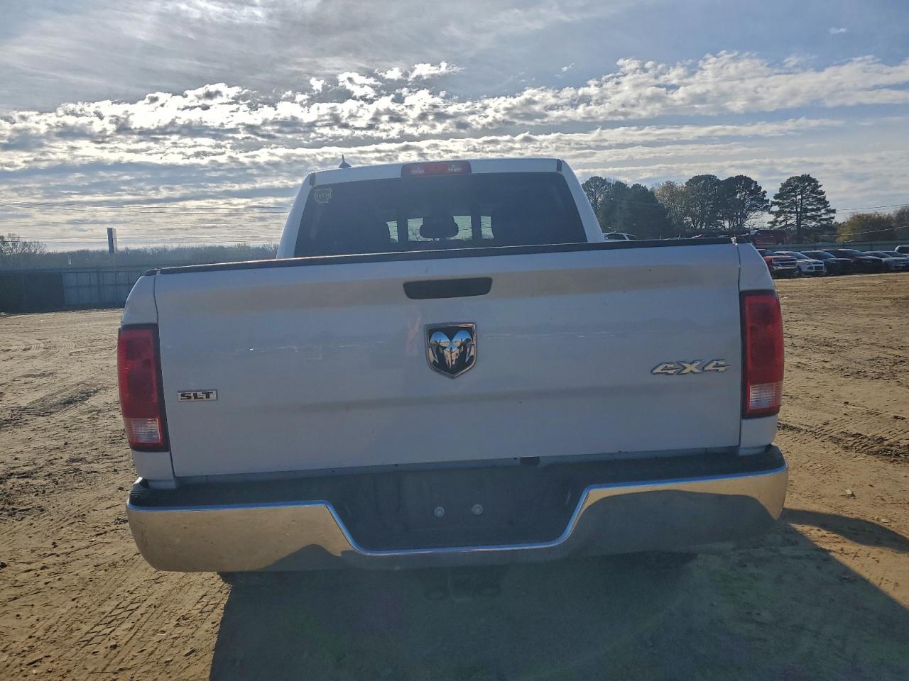 2023 RAM 1500 CLASSIC SLT photo 6
