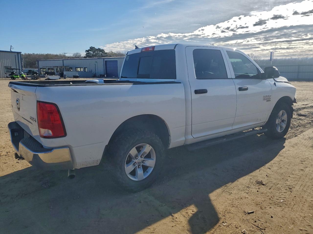 2023 RAM 1500 CLASSIC SLT photo 3