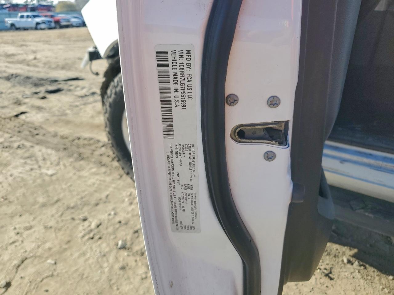 2023 RAM 1500 CLASSIC SLT photo 13