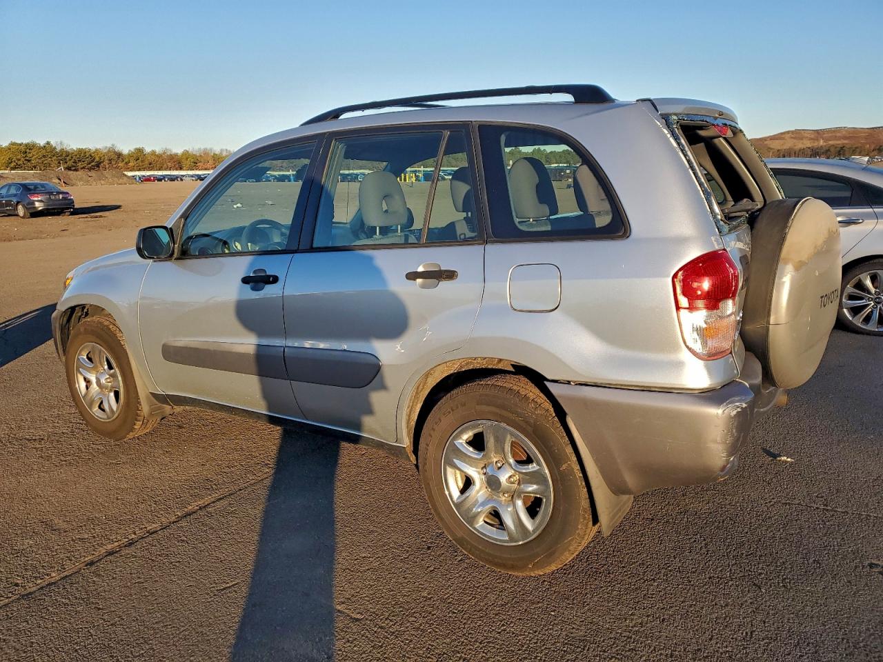 2002 TOYOTA RAV4 photo 2