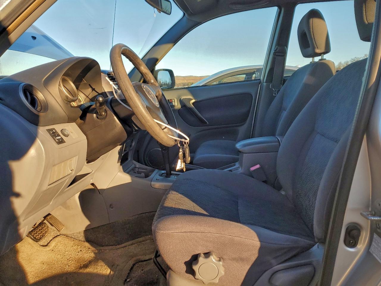 2002 TOYOTA RAV4 photo 7