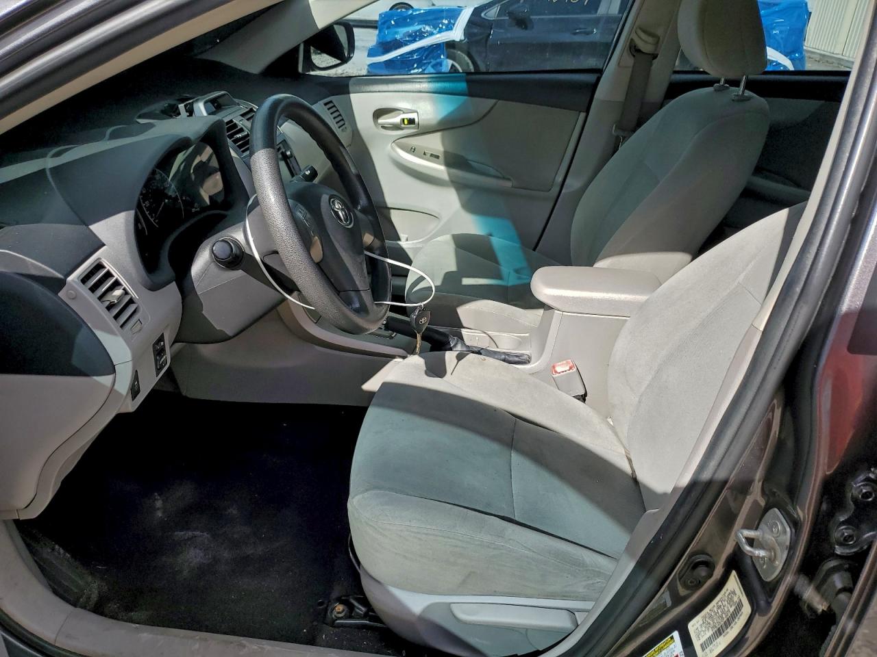 2013 TOYOTA COROLLA BASE photo 7