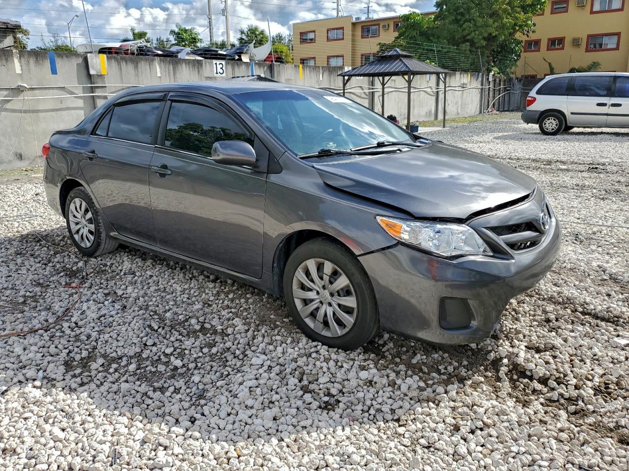2013 TOYOTA COROLLA BASE photo 4