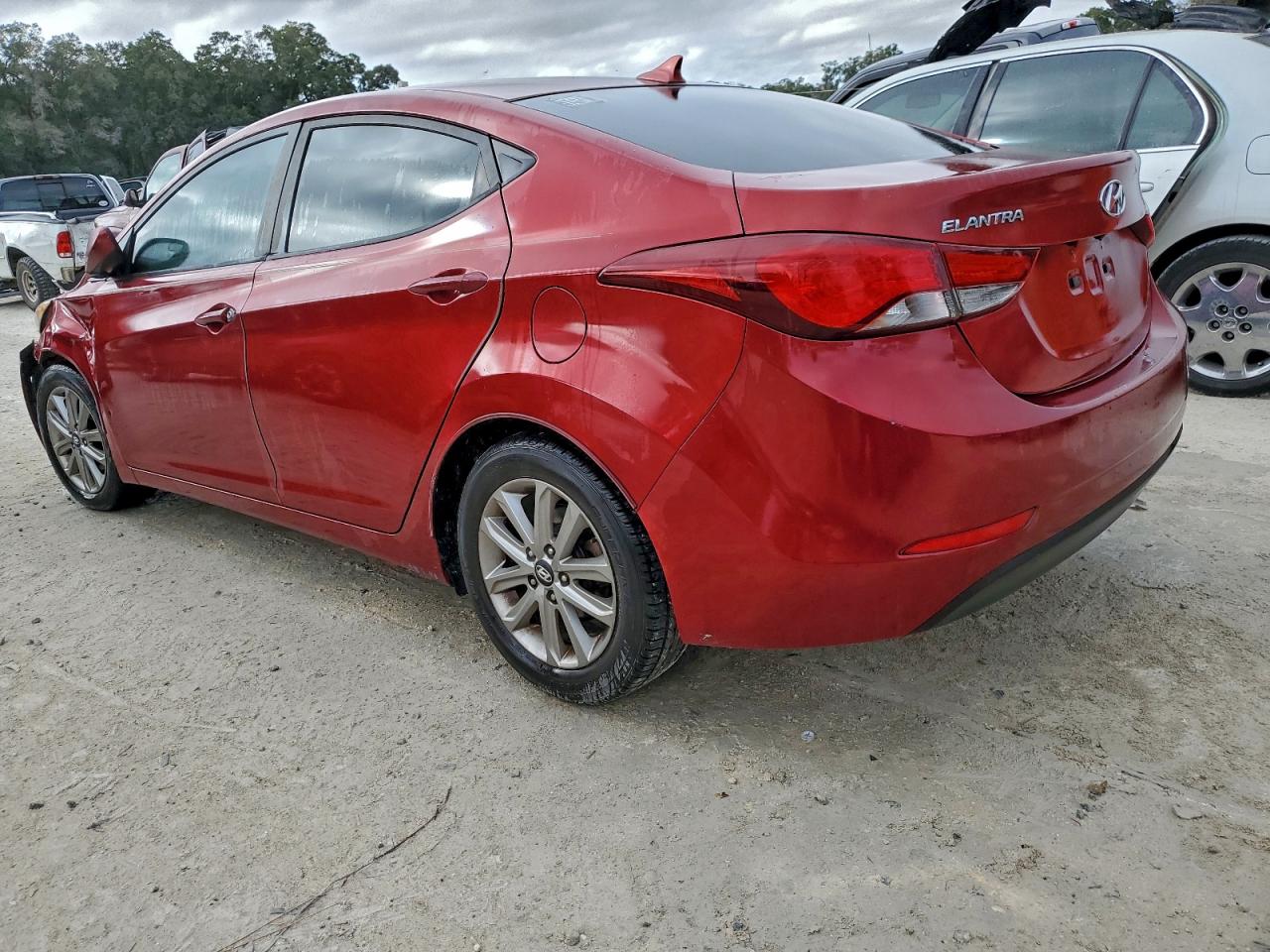2015 HYUNDAI ELANTRA SE photo 2