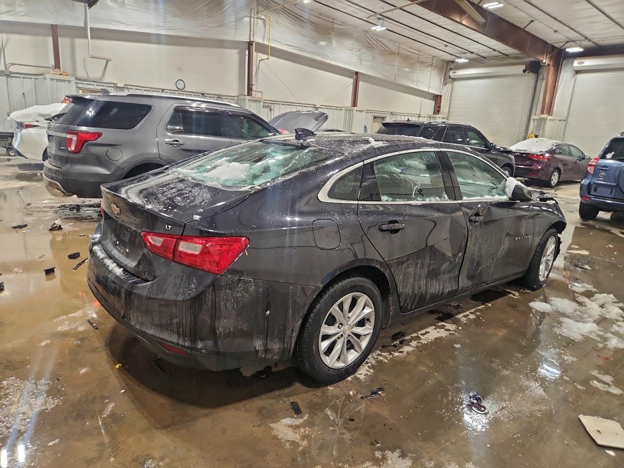 2023 CHEVROLET MALIBU LT photo 3