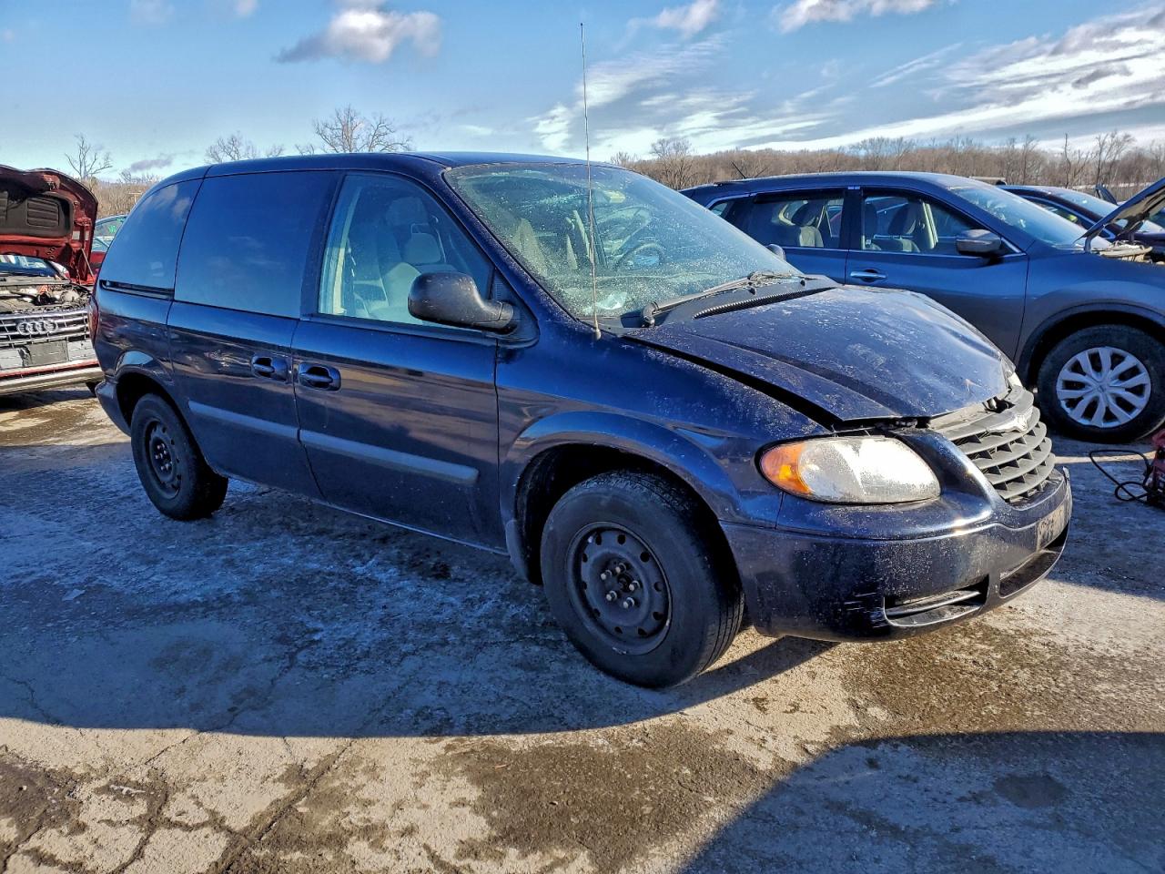 2005 CHRYSLER TOWN & COUNTRY photo 4