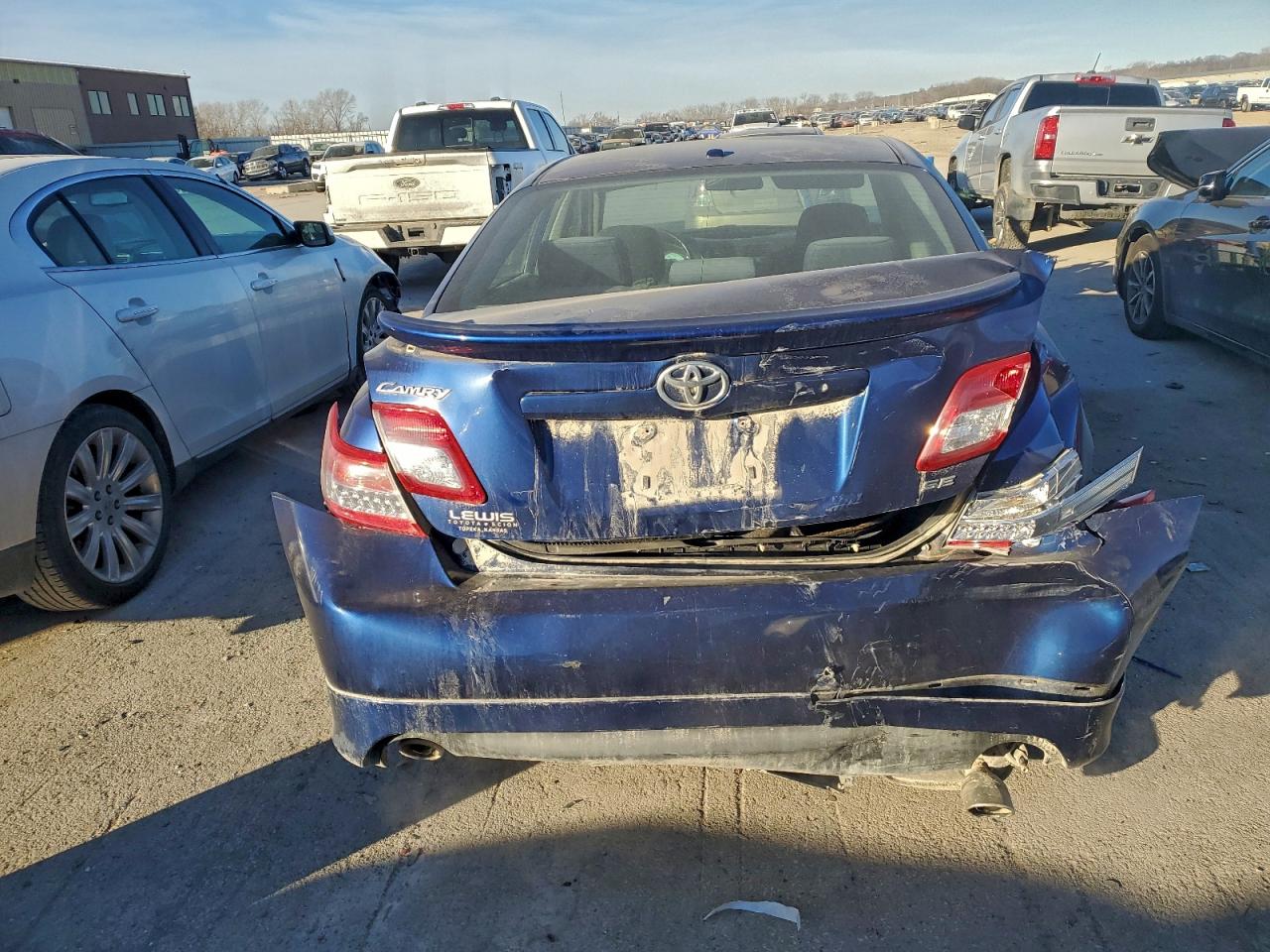 2011 TOYOTA CAMRY BASE photo 6