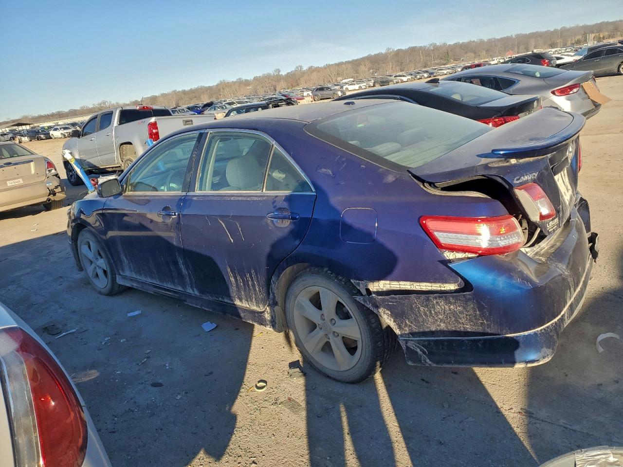 2011 TOYOTA CAMRY BASE photo 2